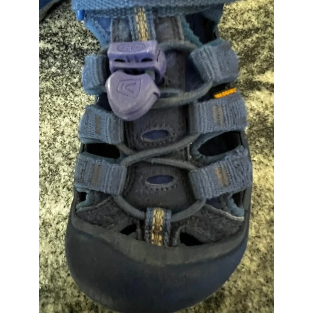 KEEN Seacamp II CNX Kids Size 10 Blue Sport Sandals Closed Toe Water Shoes